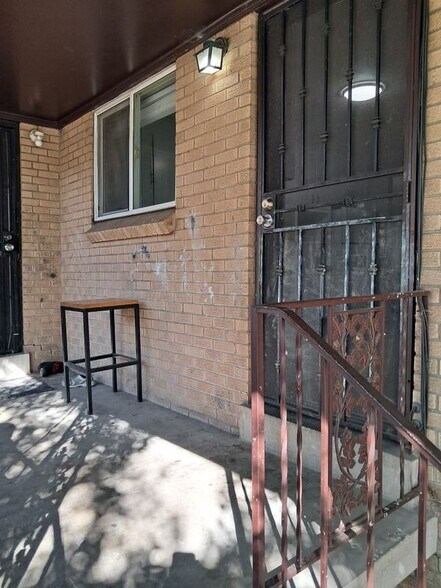 Building Photo - 1741 Clinton St