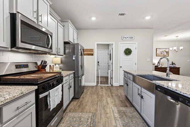Building Photo - 8009 Crawford Dr