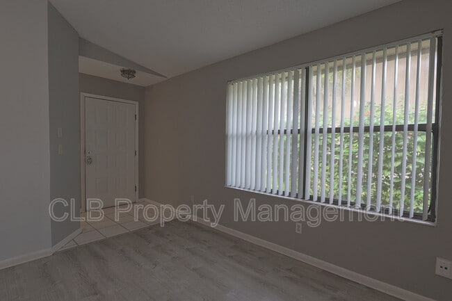 Building Photo - 6175 Sequoia Dr