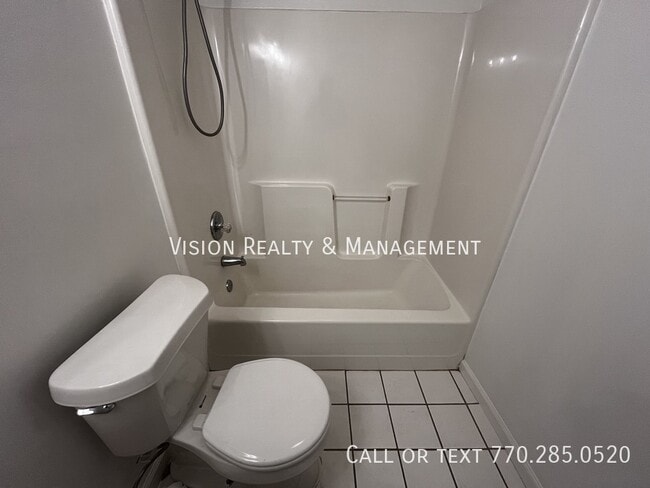 Building Photo - 64 Wooddale Ln