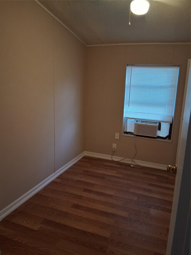 Building Photo - 11797 White Cedar St