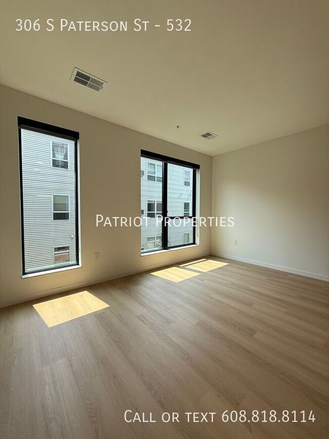 Building Photo - 306 S Paterson St