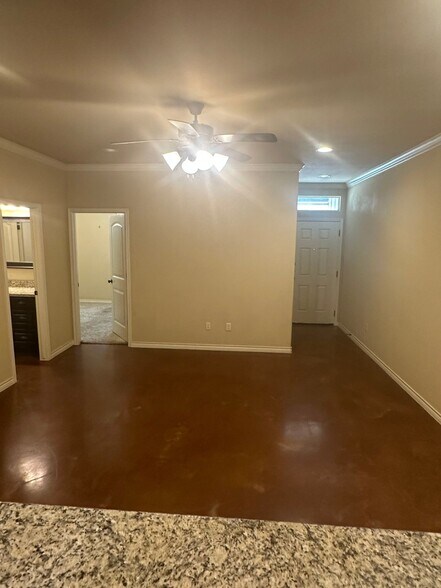Building Photo - 406 Baby Bear Dr