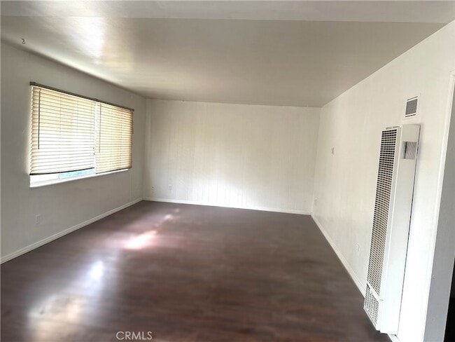 Building Photo - 501 University Pl