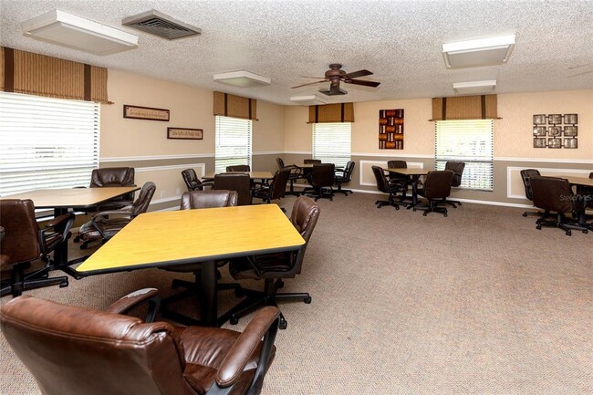 Building Photo - 2700 Cove Cay Dr