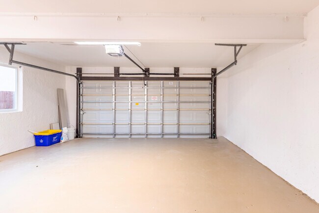 Building Photo - 7860 Stanway Pl