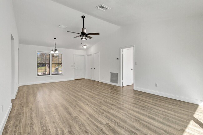 Building Photo - 9404 Longmeadow Cir