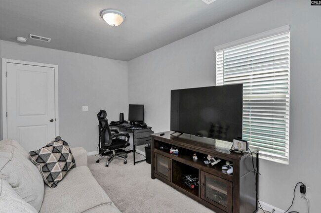 Building Photo - 620 Rothenburg Rd