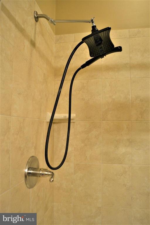 Building Photo - 426 N Thomas St