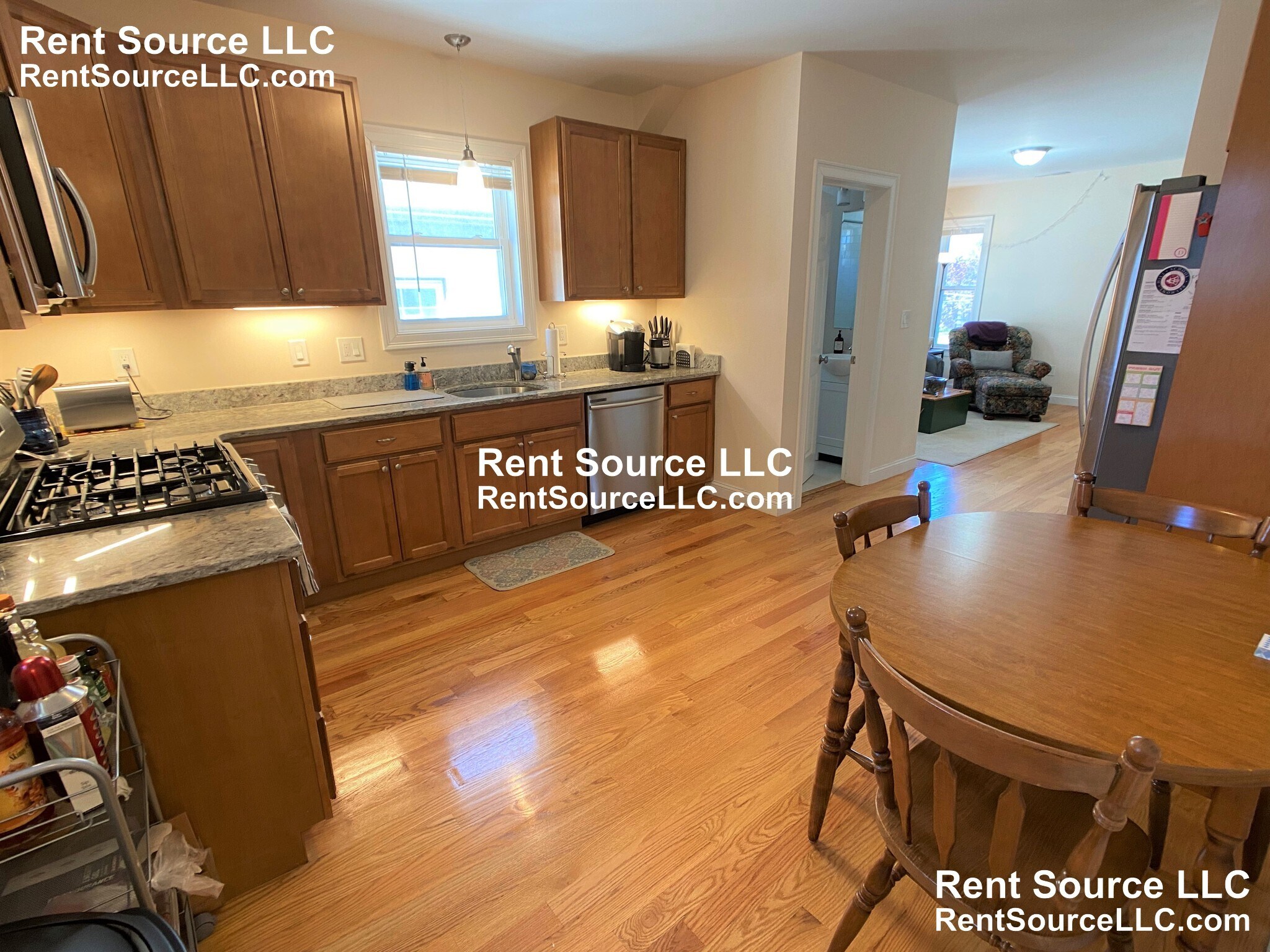 Building Photo - 537 Main St