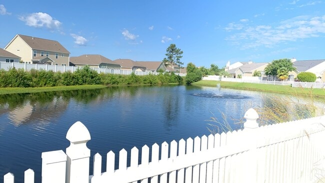 Building Photo - Beautiful 4-Bedroom,2.5-Baths with Two Car...