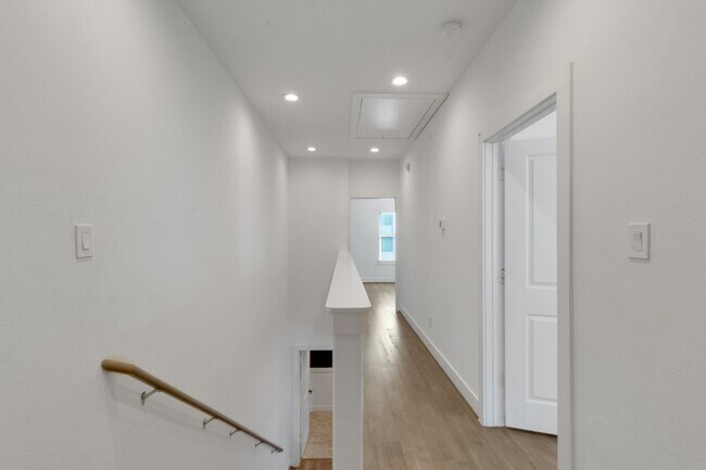 Building Photo - 1526 Chestnut St