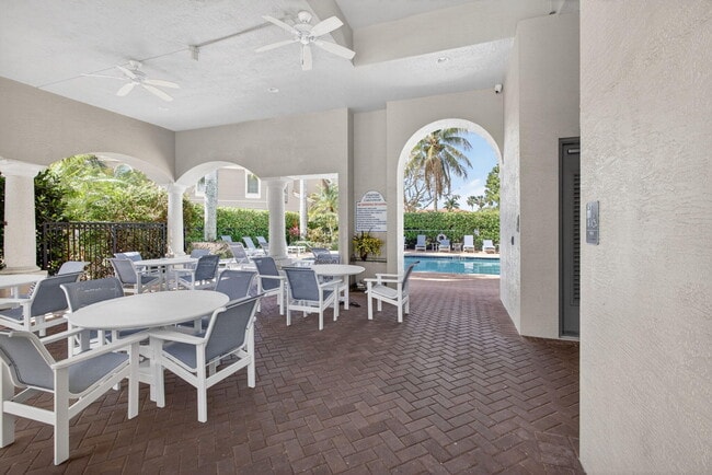 Building Photo - 4991 Bonsai Cir