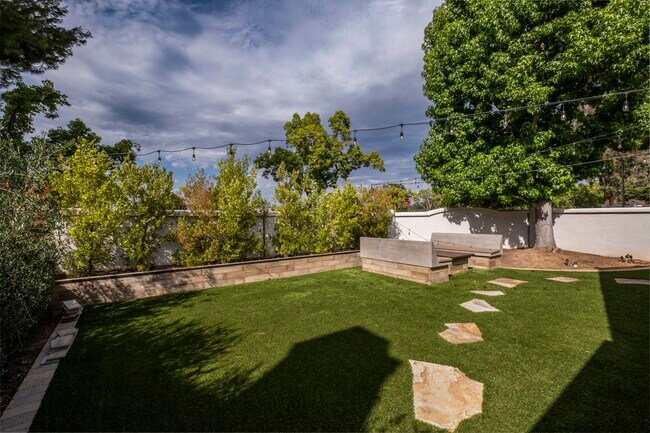 Building Photo - 4971 Hemlock