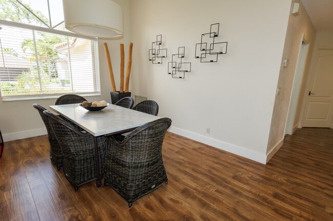 Building Photo - 280 Landings Blvd
