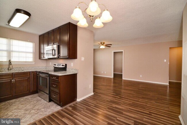 Building Photo - 1113 Huntmaster Terrace NE