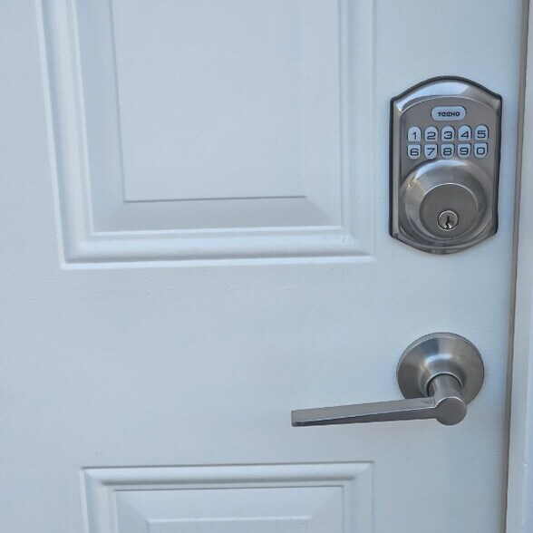 Building Photo - 4510 Willens Ave