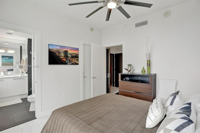 Building Photo - 900 Biscayne Blvd