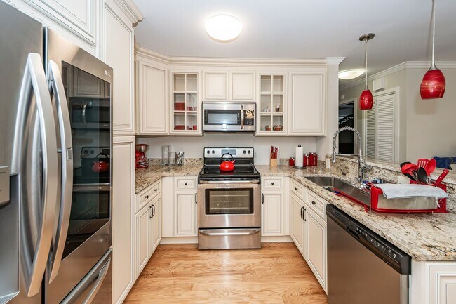 Building Photo - 2 Bedroom 1 Bath Condo in The Park at Rive...