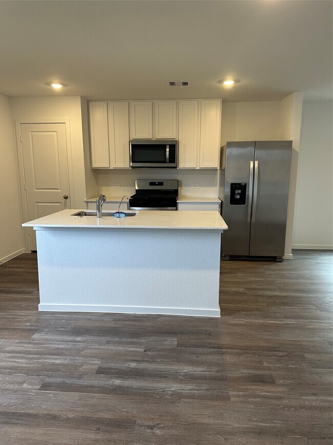 Building Photo - 18265 Descartes St