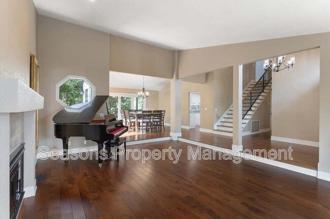 Building Photo - 1688 El Capitan Dr