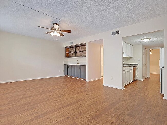 Family Room with Wet Bar - 2907 Barrington Ln