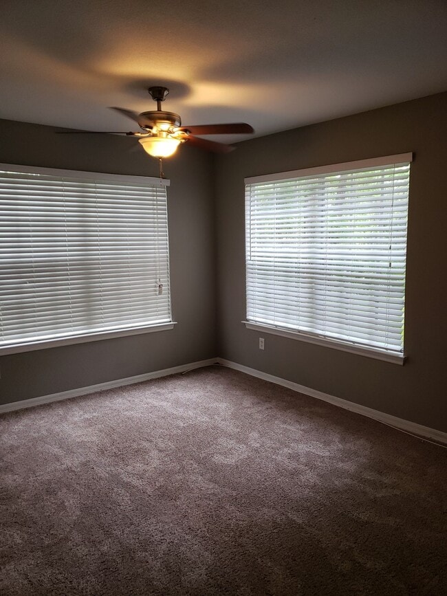Building Photo - Cute Move in Ready property in Fleming Island! 2BR/2Bath