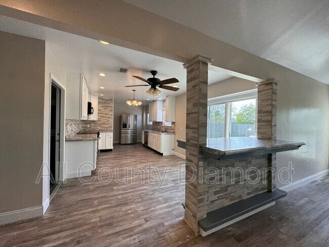 Building Photo - 607 Plantation Ct