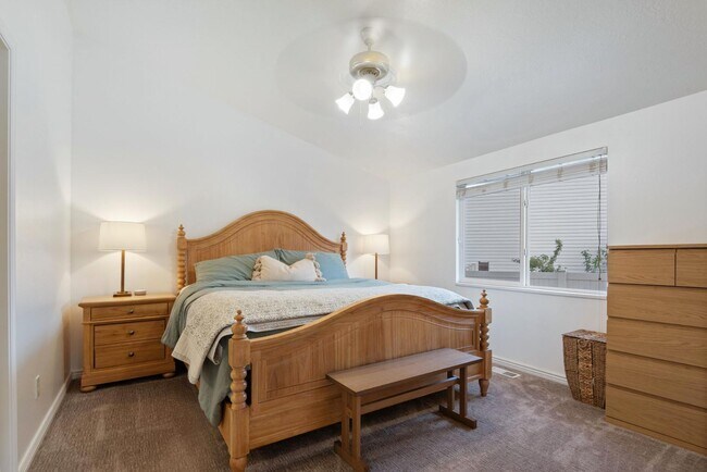 Building Photo - 2521 Apricot Pl