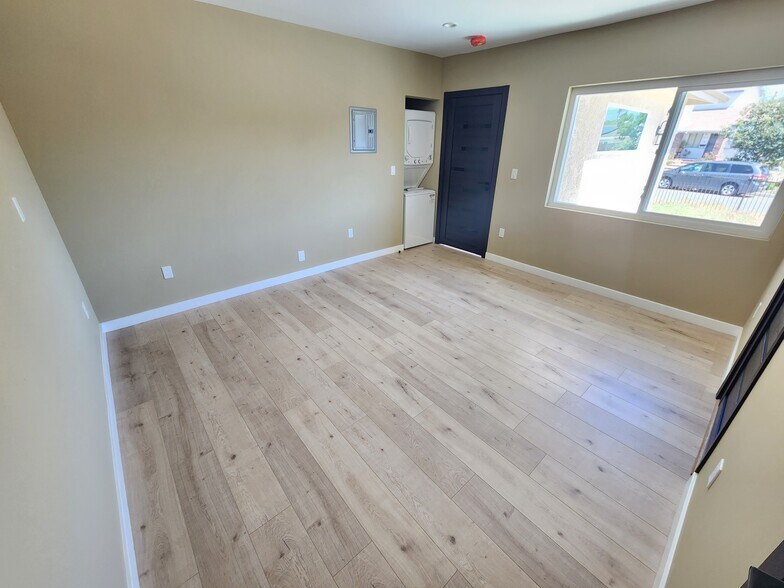 Building Photo - 8221 Alcove Ave