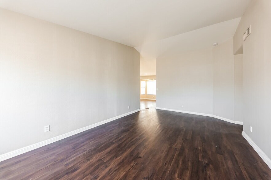 Building Photo - 6634 W Pima St