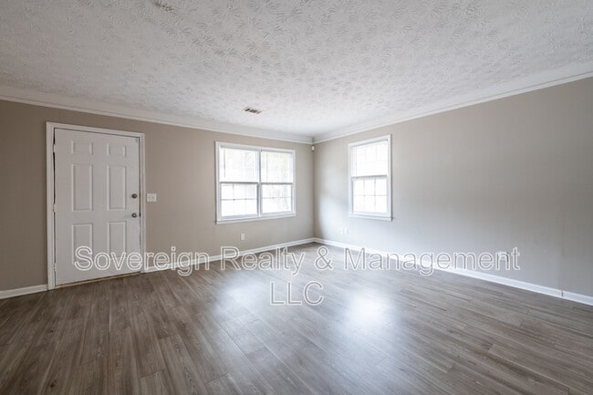 Building Photo - 467 Southern Way