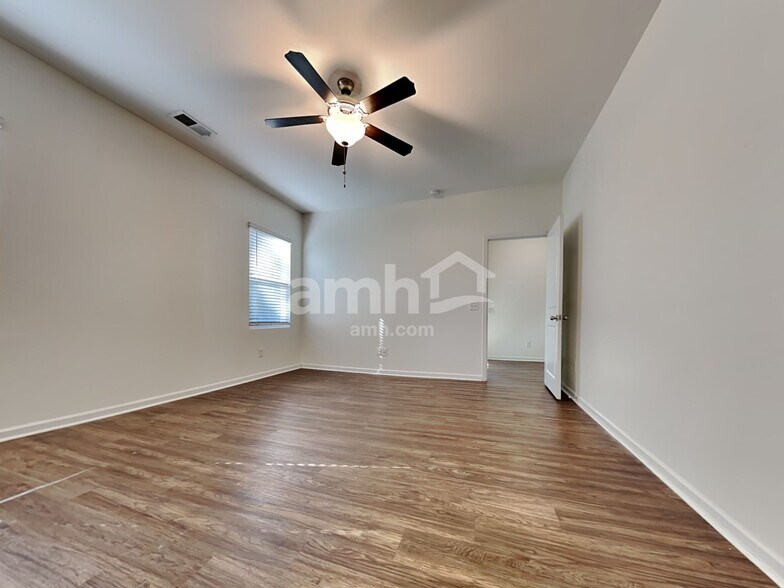 Building Photo - 218 Orion Way