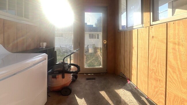 Building Photo - 2744 5th Ave