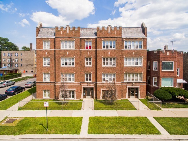 Building Photo - 8201-8205 S Paulina St