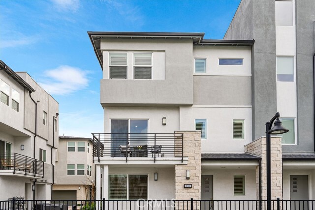 Building Photo - 1323 W Cara Dr