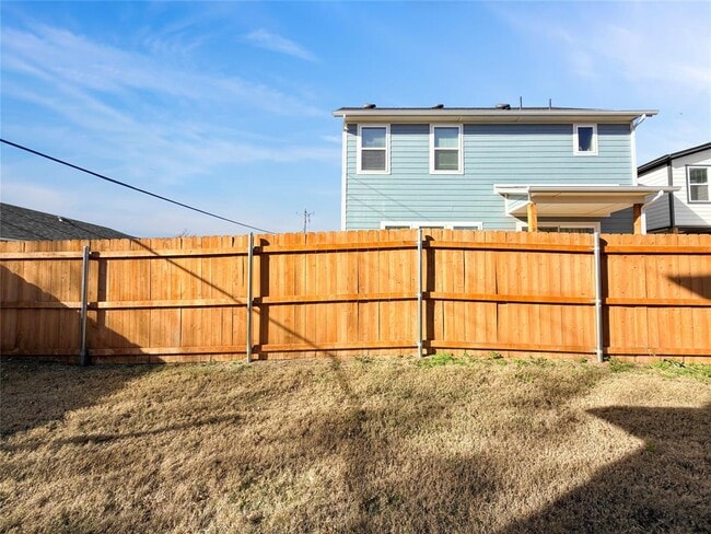 Building Photo - 2608 Crescent Ave