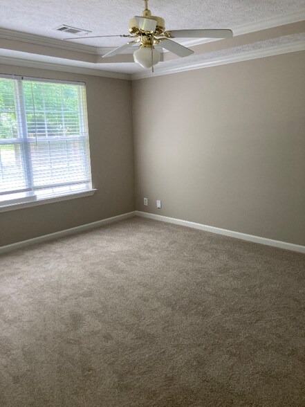 Building Photo - 3140 Langley Dr