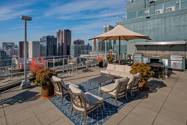 Roof Deck - 1080 Park Blvd