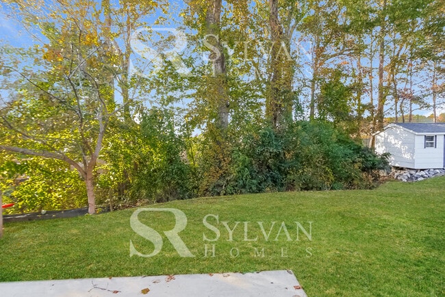 Building Photo - Don't miss out on this charming 3BR 2.5BA home