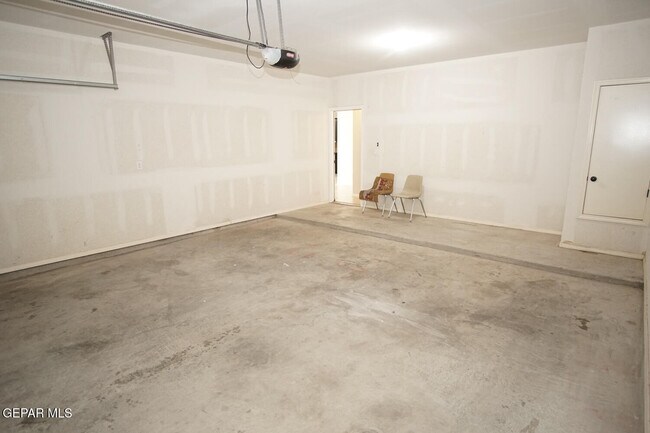 Building Photo - 14206 Otter Point Ct