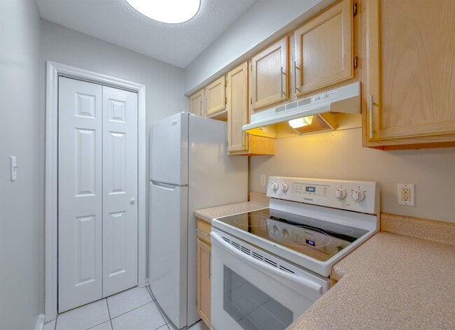 Building Photo - 2500 Nugget Ln