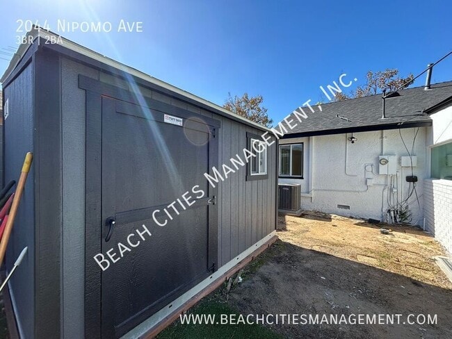 Building Photo - 2044 Nipomo Ave
