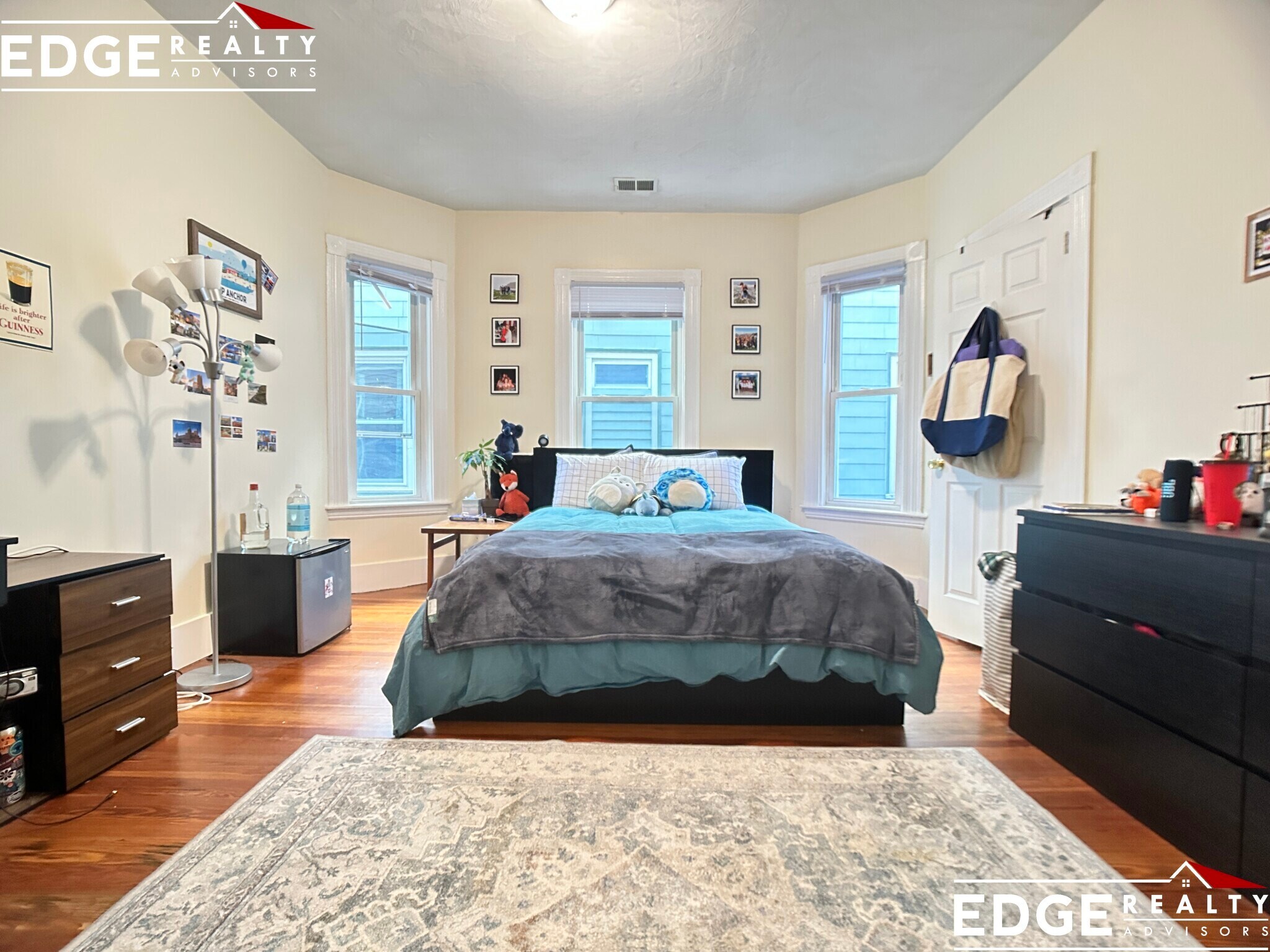 Building Photo - 8 Carmel St