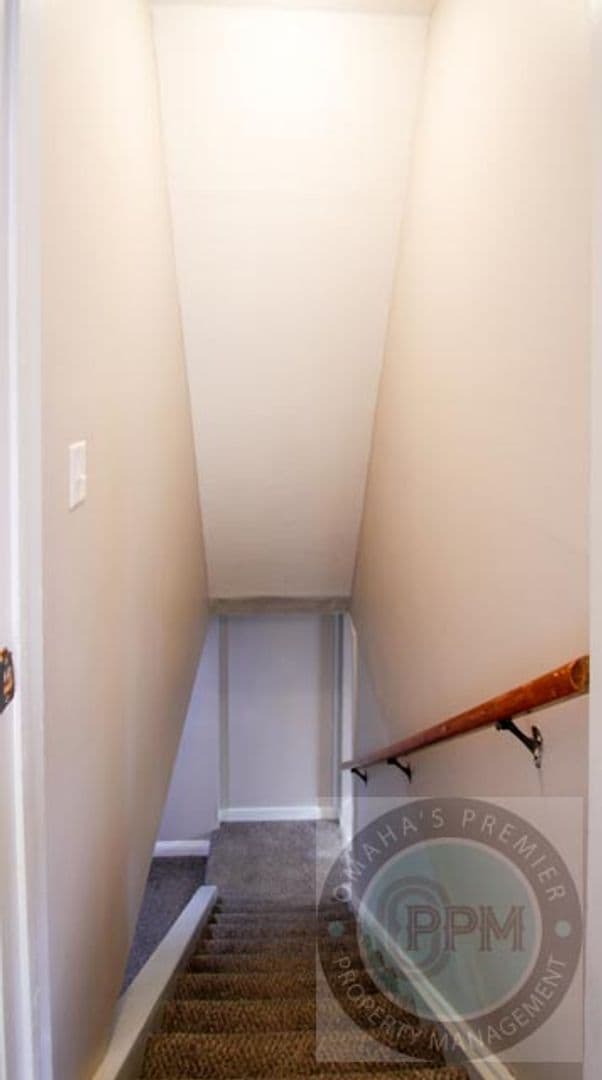 Building Photo - Fully updated 5 bedroom, 2 bathroom house