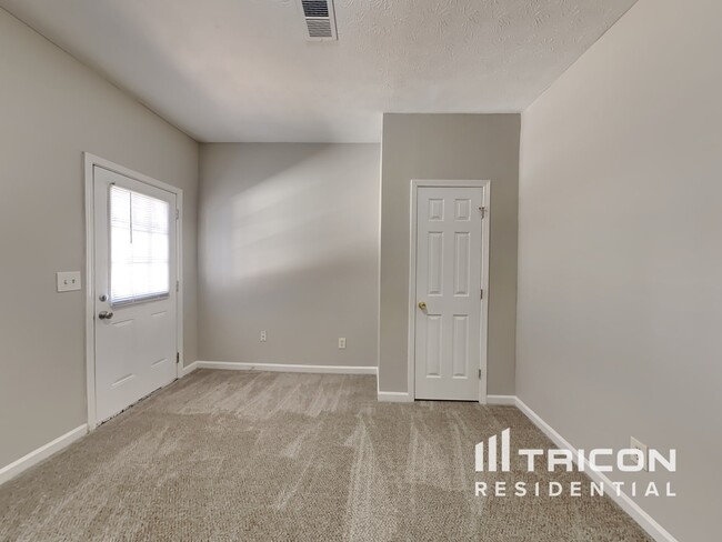 Building Photo - 220 Cypress Cir