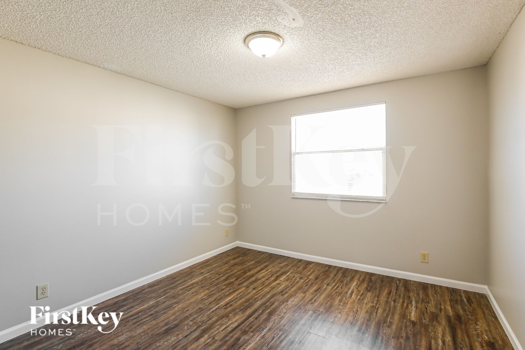 Building Photo - 3085 Lighthouse Pl