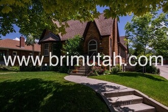 Building Photo - 753 Princeton Ave S