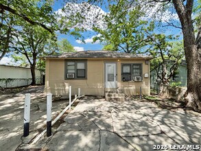 Building Photo - 413 E Courtland Pl