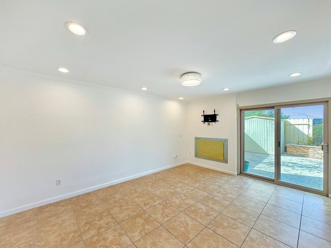 Building Photo - Great 4B/2.5BA House in Rancho Bernardo!